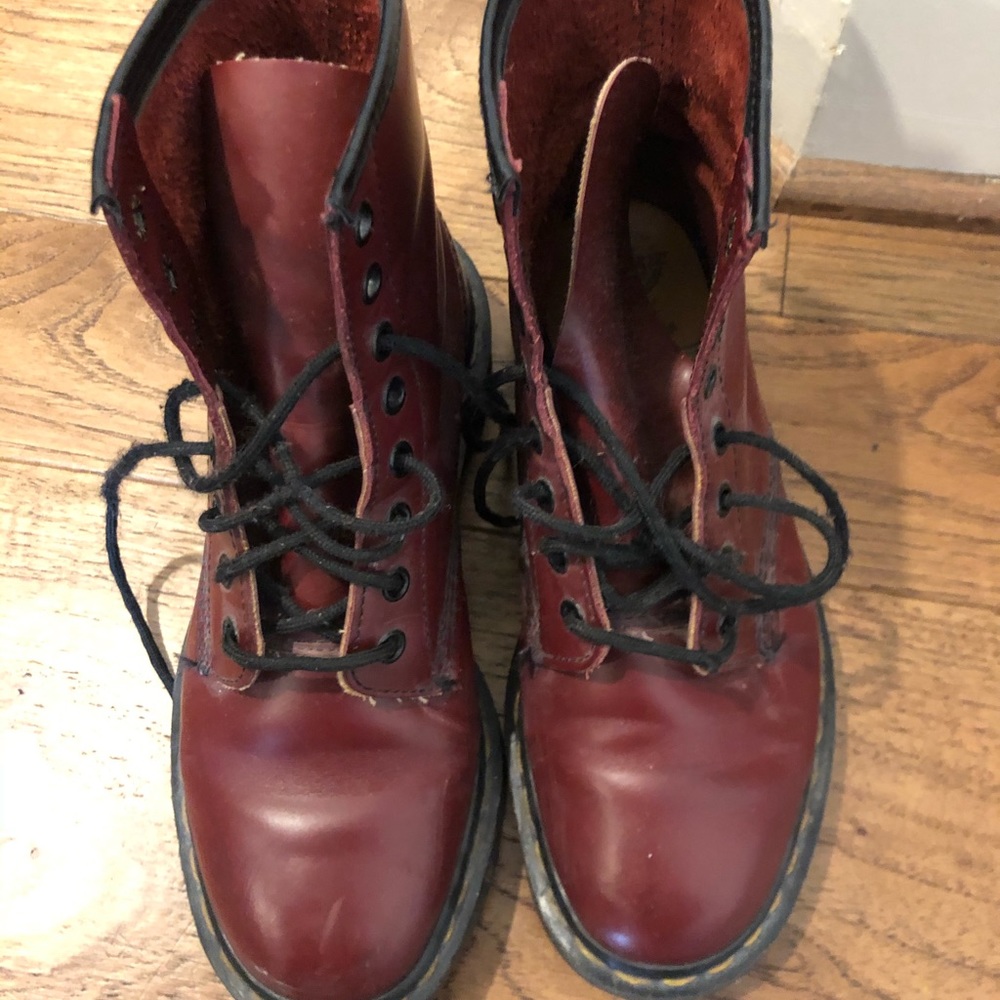 Dr Martens 1460 smooth leather lace up boots